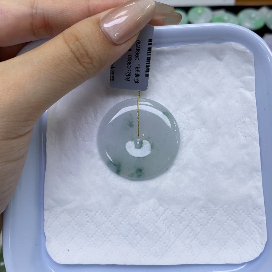 颈饰未镶嵌翡翠平安扣