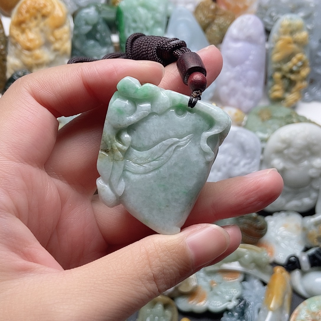 翡翠未镶嵌颈饰翡翠
