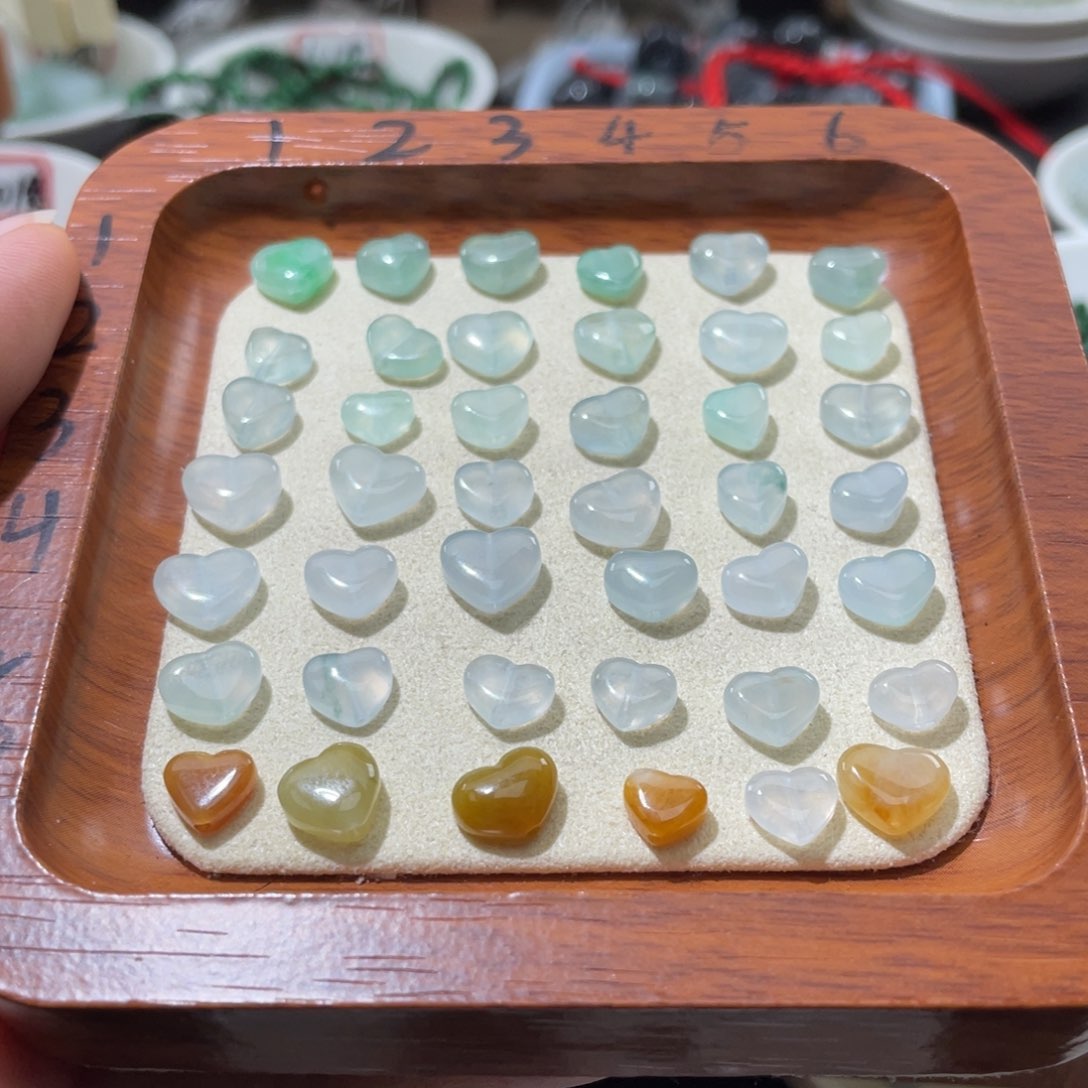 翡翠未镶嵌颈饰标价为准可挑