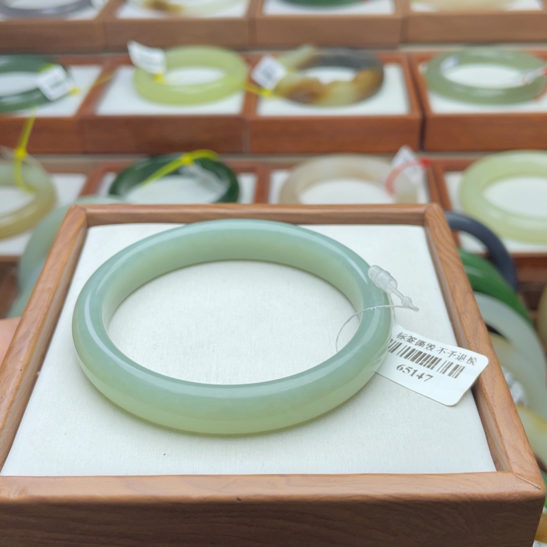 【闪购商品】和田玉手镯未镶嵌54.6