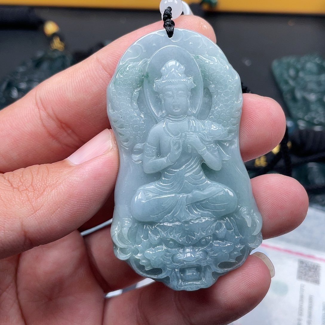 翡翠颈饰未镶嵌哇****迪天然翡翠A货颈饰