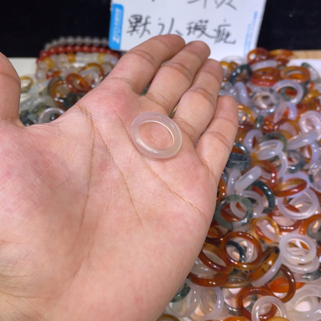 玛瑙/玉髓戒指未镶嵌116号港13 有瑕疵