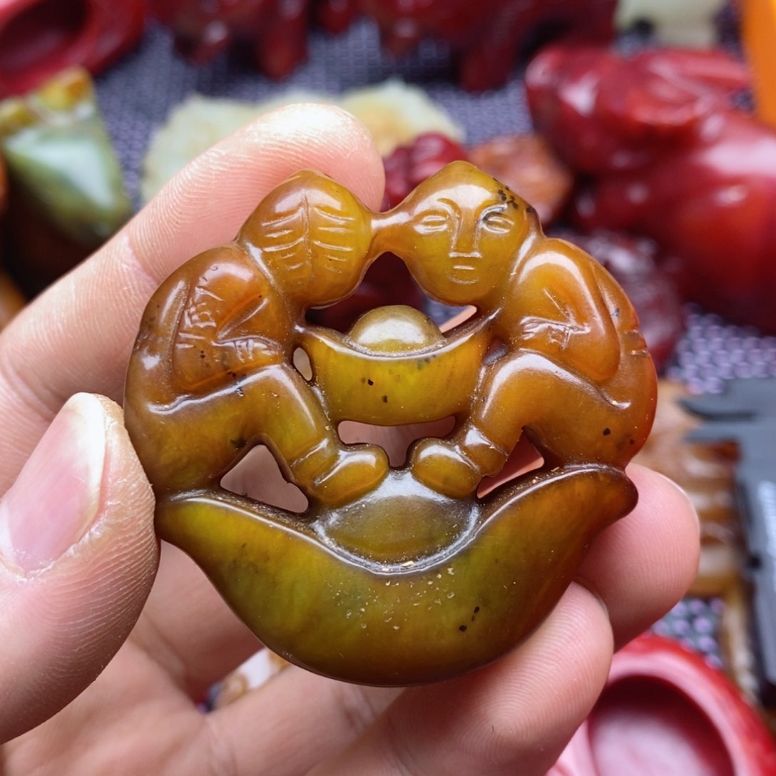 蛇纹石玉颈饰未镶嵌