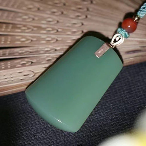 和田玉碧玉鸭蛋青粉绿吊坠18k金扣头21.2克女款时尚绿色挂坠坠链