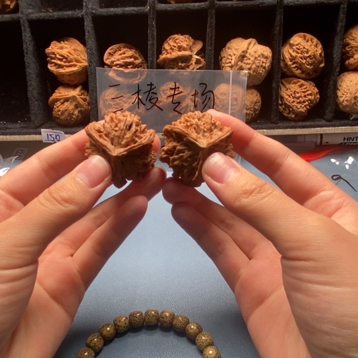 赫***推手串/手链核桃盘山哈哈哈哈