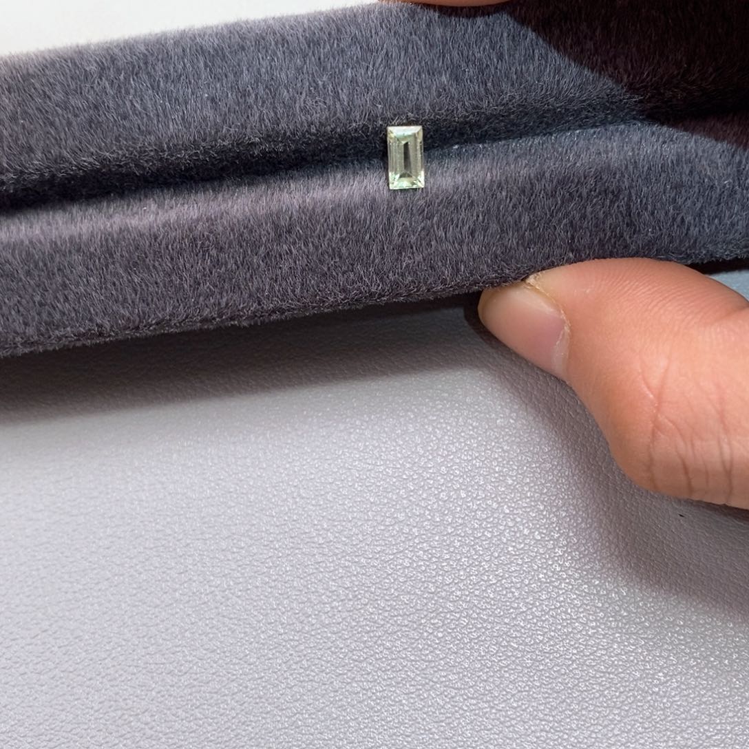 蓝宝石裸石未镶嵌0.89克拉