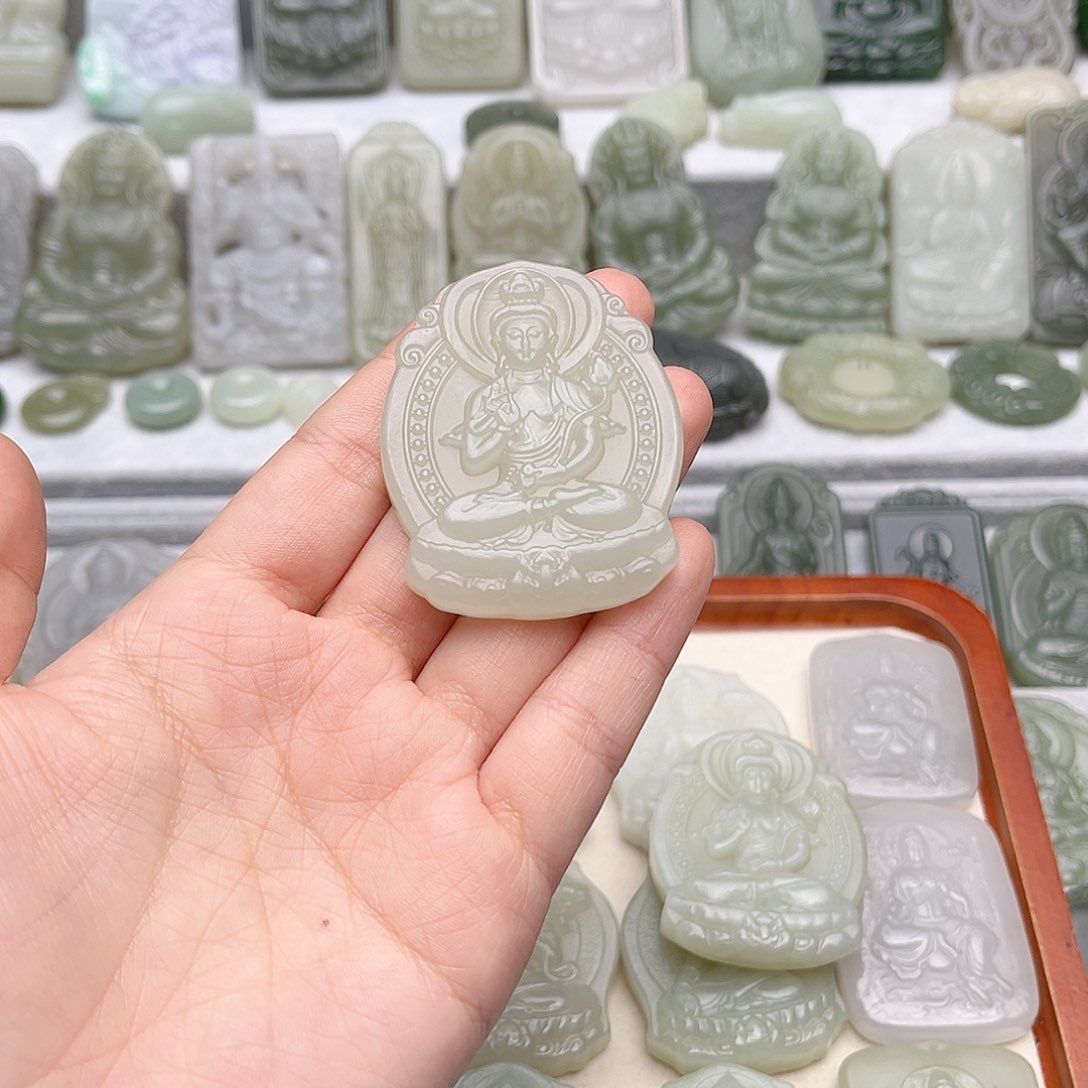 和田玉颈饰未镶嵌老****号