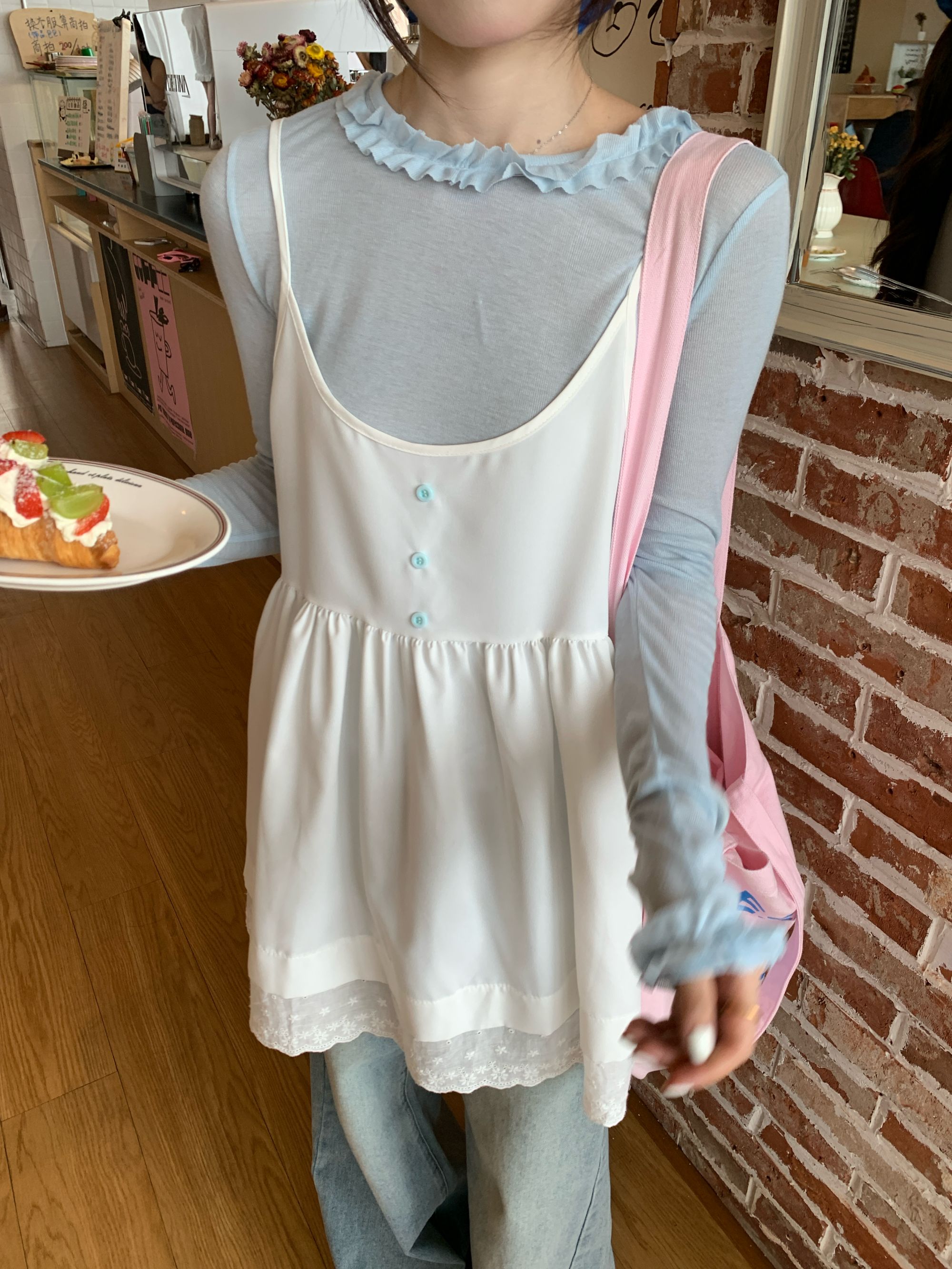 陈一一【韩系叠穿】秋韩系温柔减龄宽松蕾丝花边吊带裙打底衫两件套