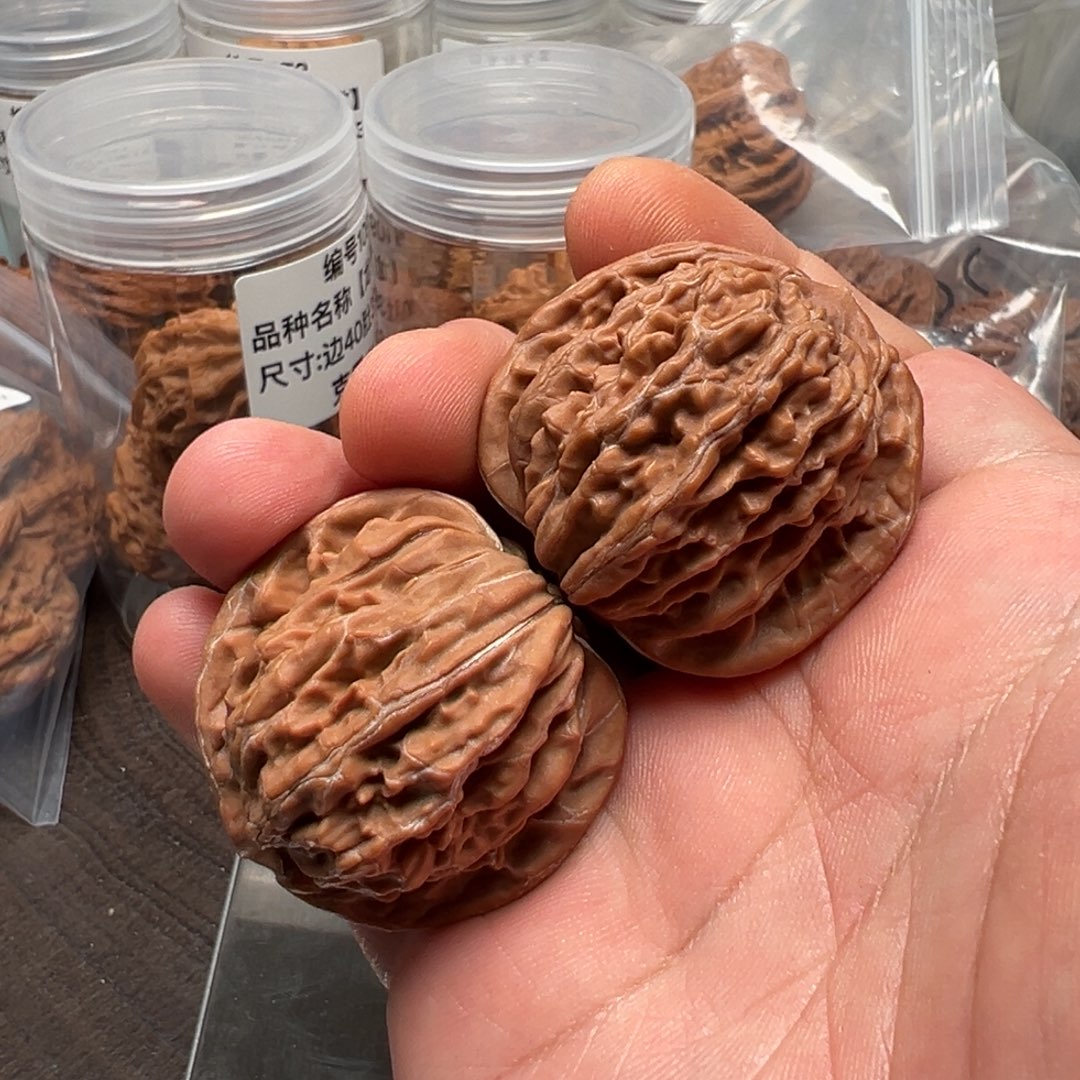 文玩核桃把件p13四座楼38mm运费顺丰到付