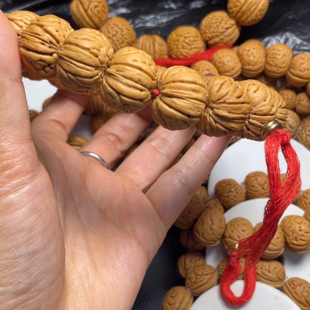 吊坠桃核桃核手串20+钮扣