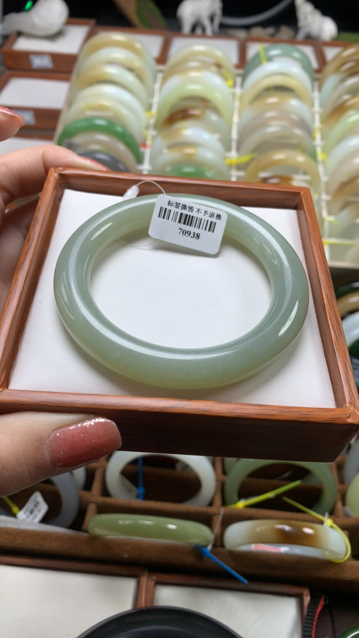 天然和田玉手镯且末蓝57.6