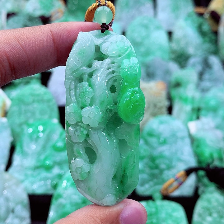 翡翠未镶嵌吊坠(不含链)