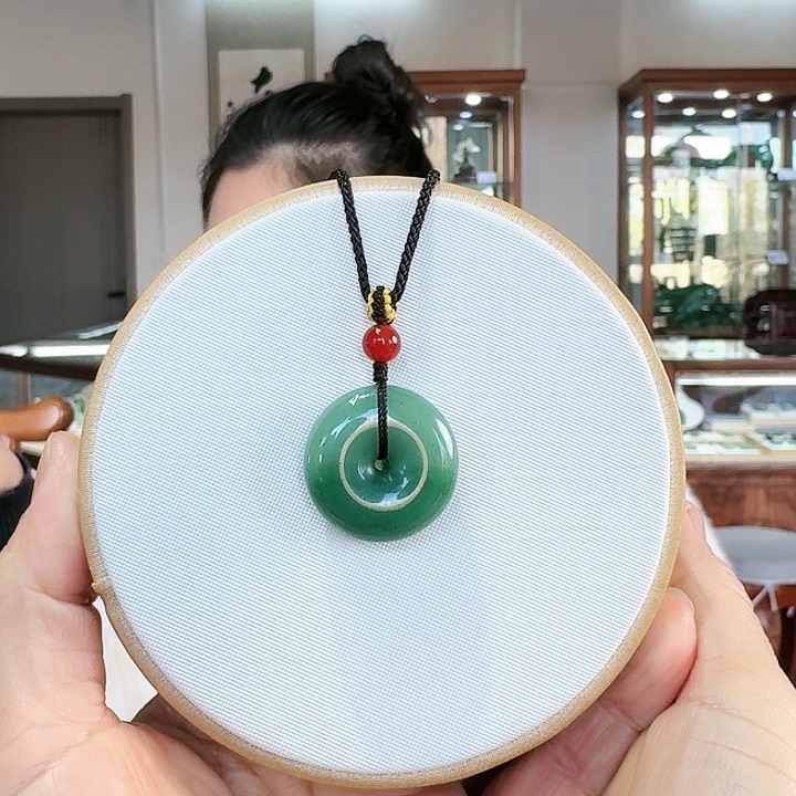 密玉（石英质玉）颈饰合金雅**赏