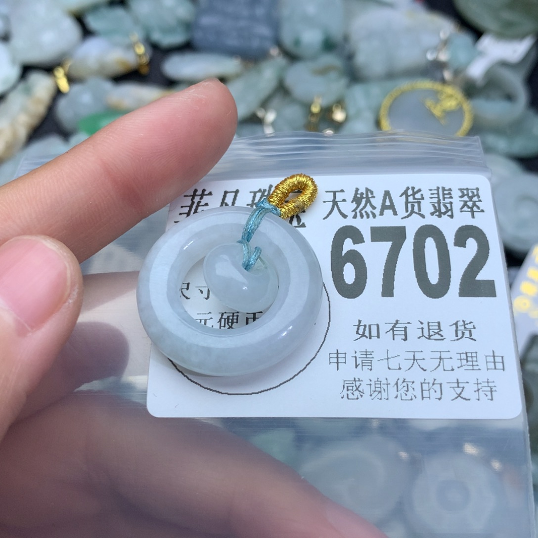 翡翠颈饰未镶嵌6702。