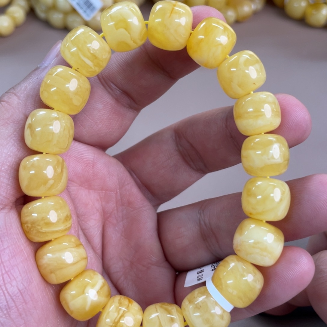 琥珀裸石未镶嵌0130000000