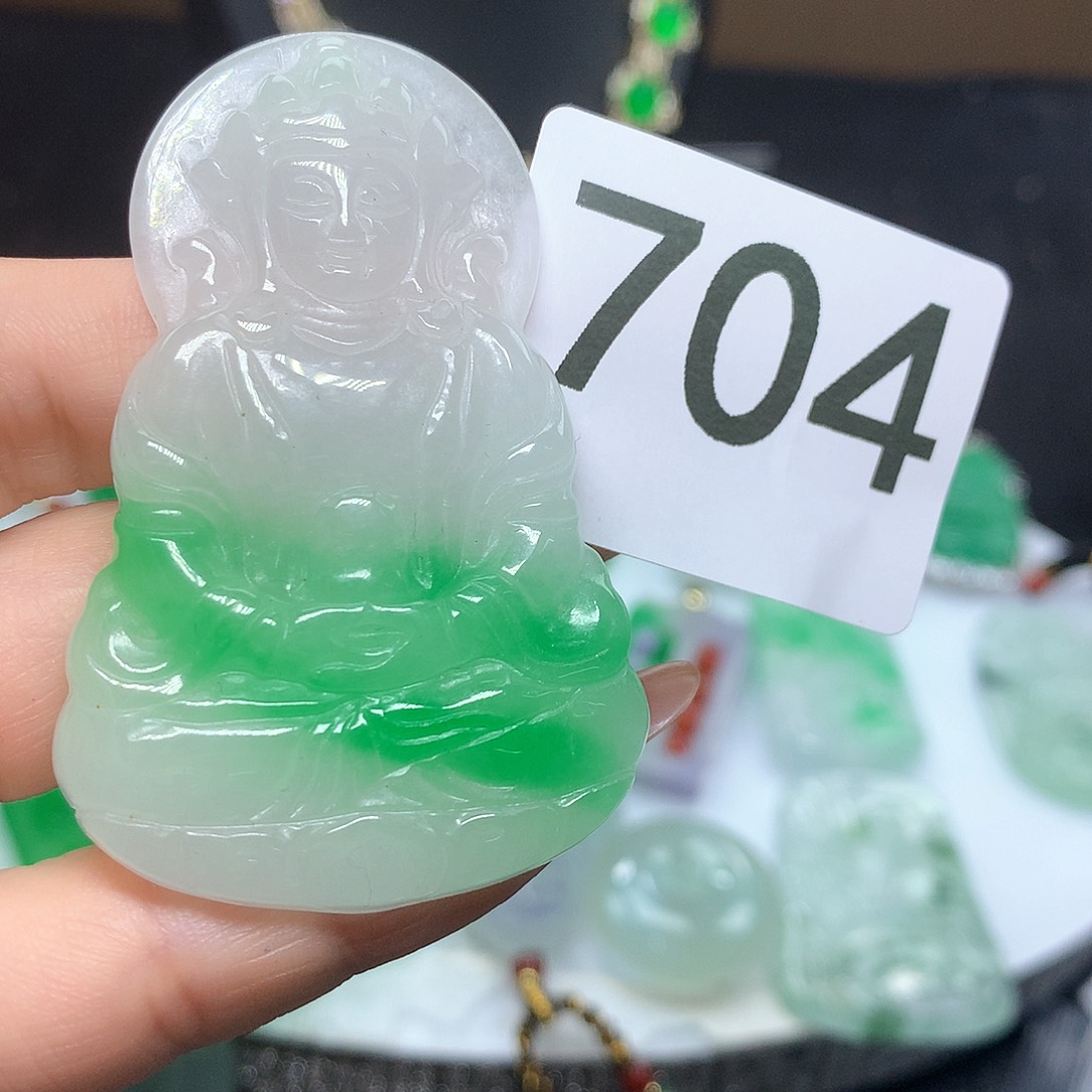 翡翠吊坠(赠链)未镶嵌