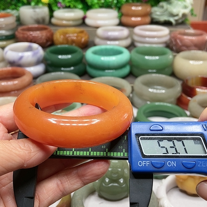 石英质玉手镯未镶嵌