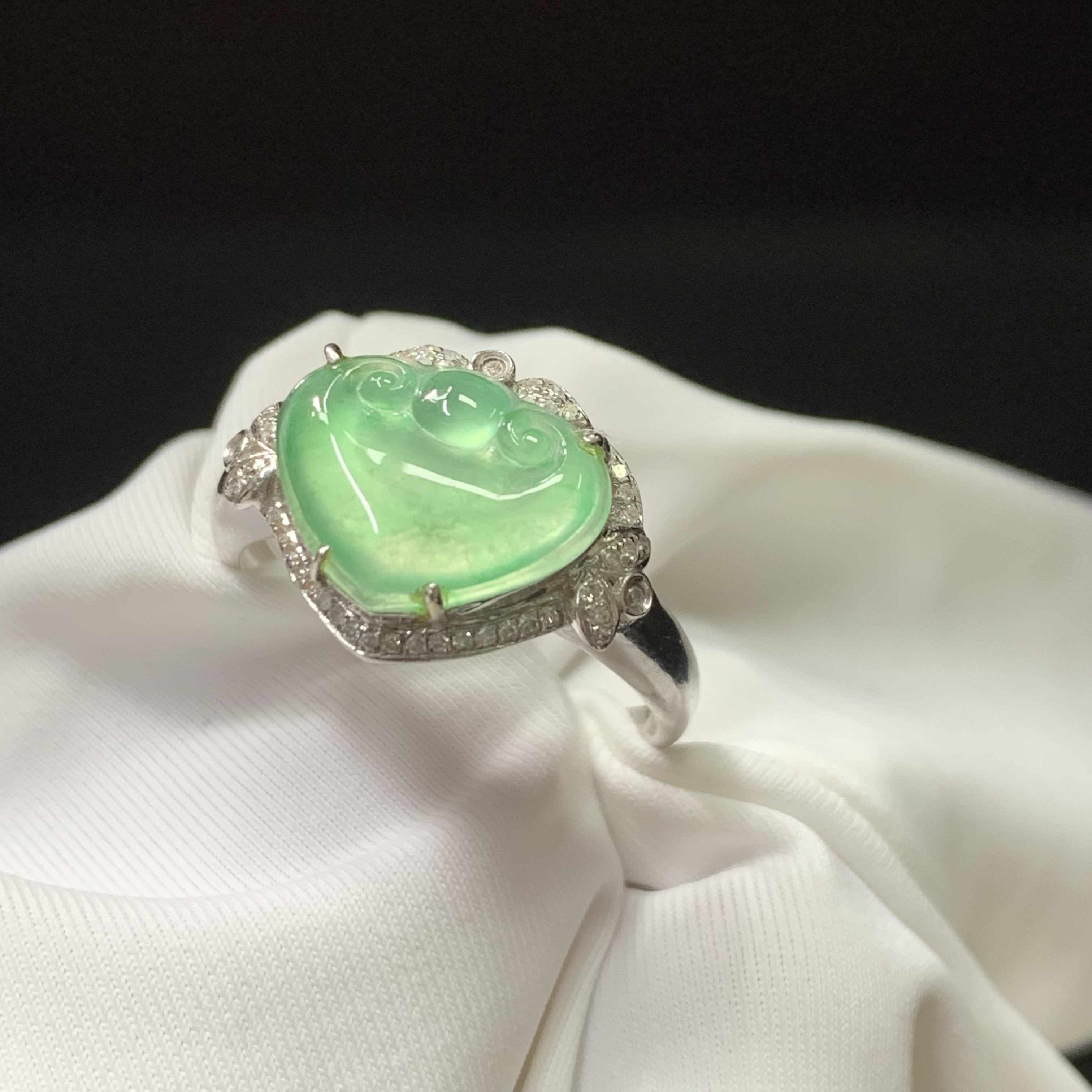 【金鑫】冰绿如意戒指*18k满绿起莹翡翠如意戒指缅翡A货薄荷曼波