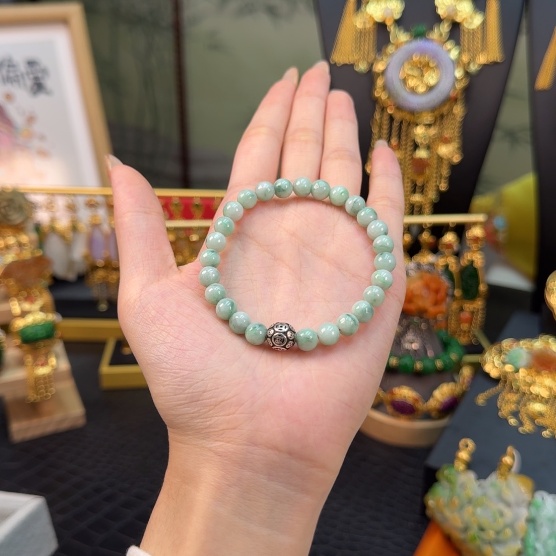 翡翠未镶嵌颈饰福利手串