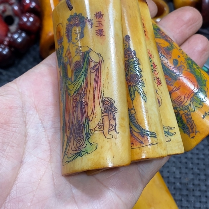 滴血莲花菩提吊坠