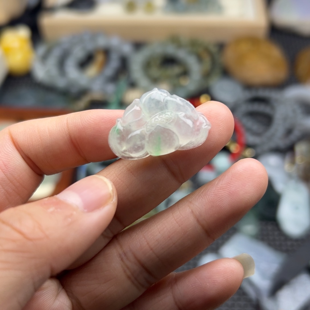 颈饰未镶嵌翡翠莲花