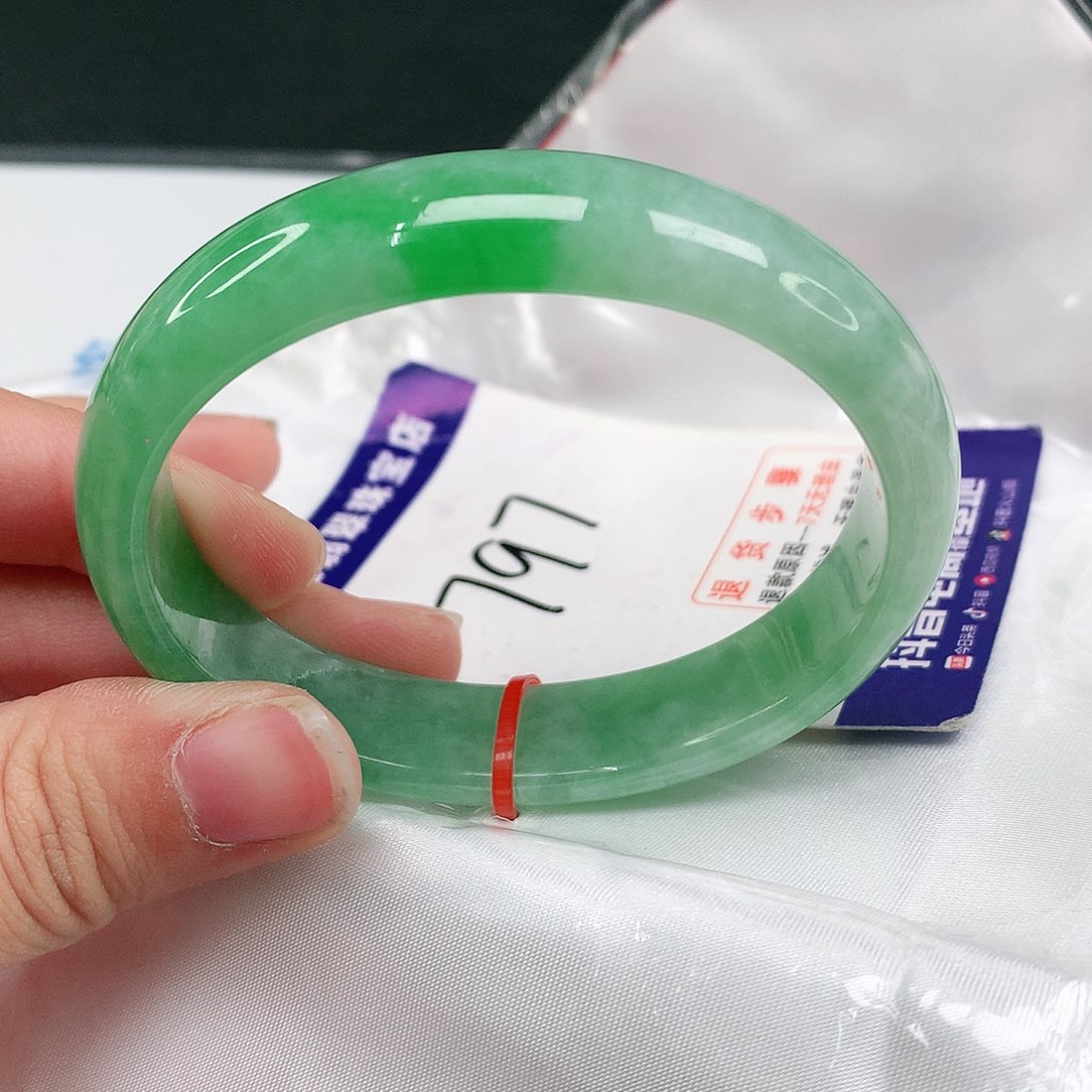 翡翠手镯（贵妃镯）未镶嵌翡翠