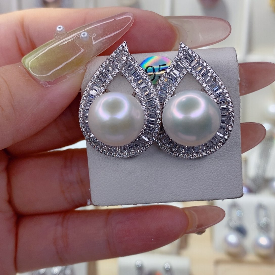 朗***区银S925镶嵌淡水珍珠耳饰