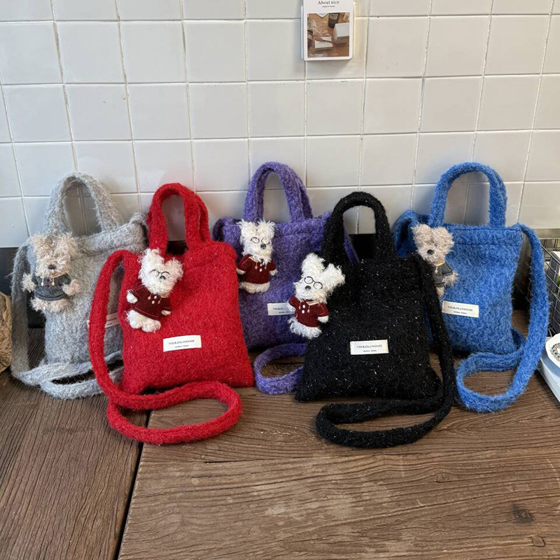 韩版新年红色手提高级感秋冬迷你包毛绒爆闪手机包亮眼斜挎圣诞包
