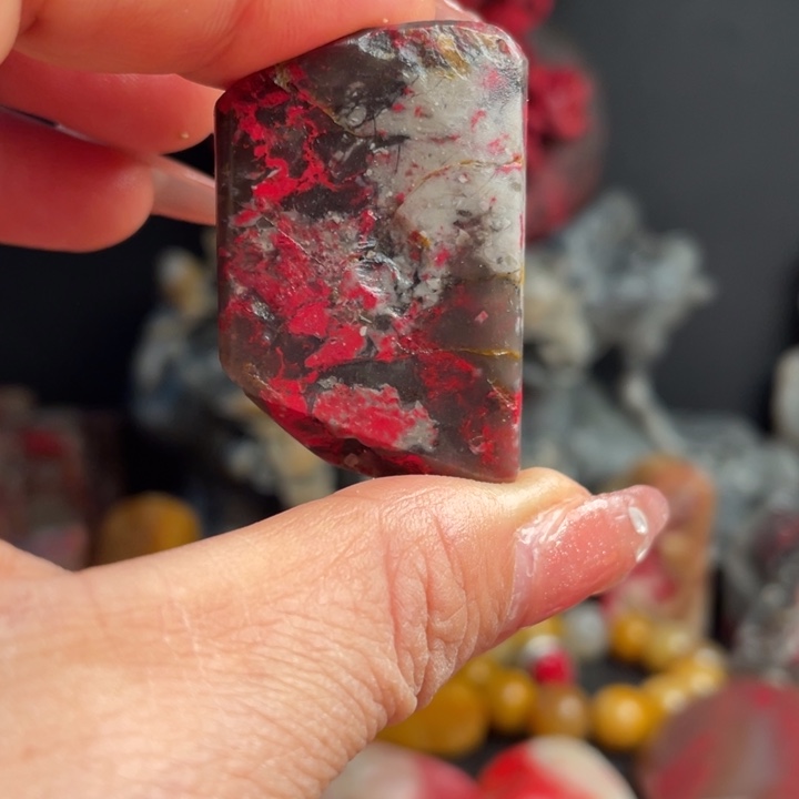 昌化鸡血石昌化鸡血石原石