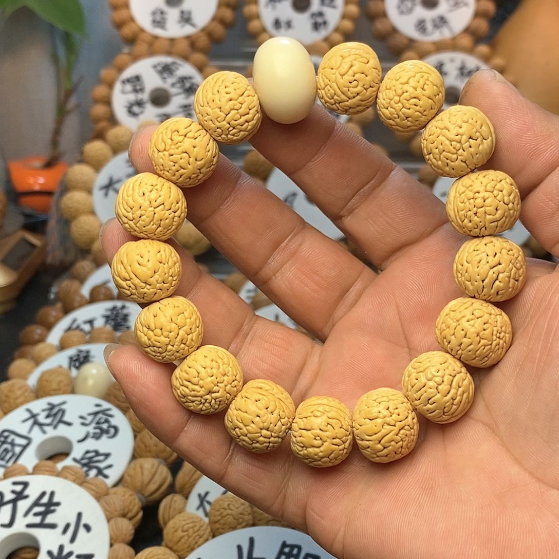 【闪购商品】逗*玩桃核手串虎皮肌肉