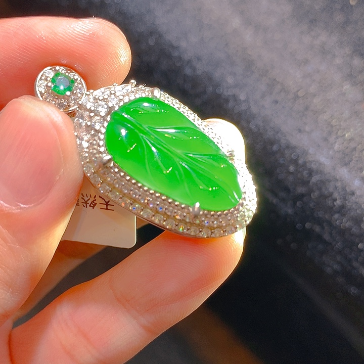 【闪购商品】翡翠颈饰银S925镶嵌翡翠