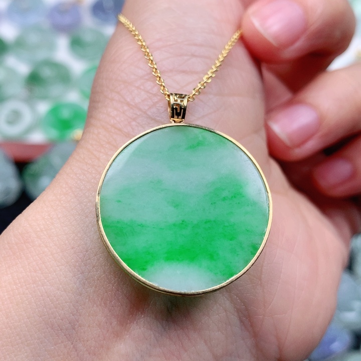 翡翠吊坠(不含链)18K金镶嵌