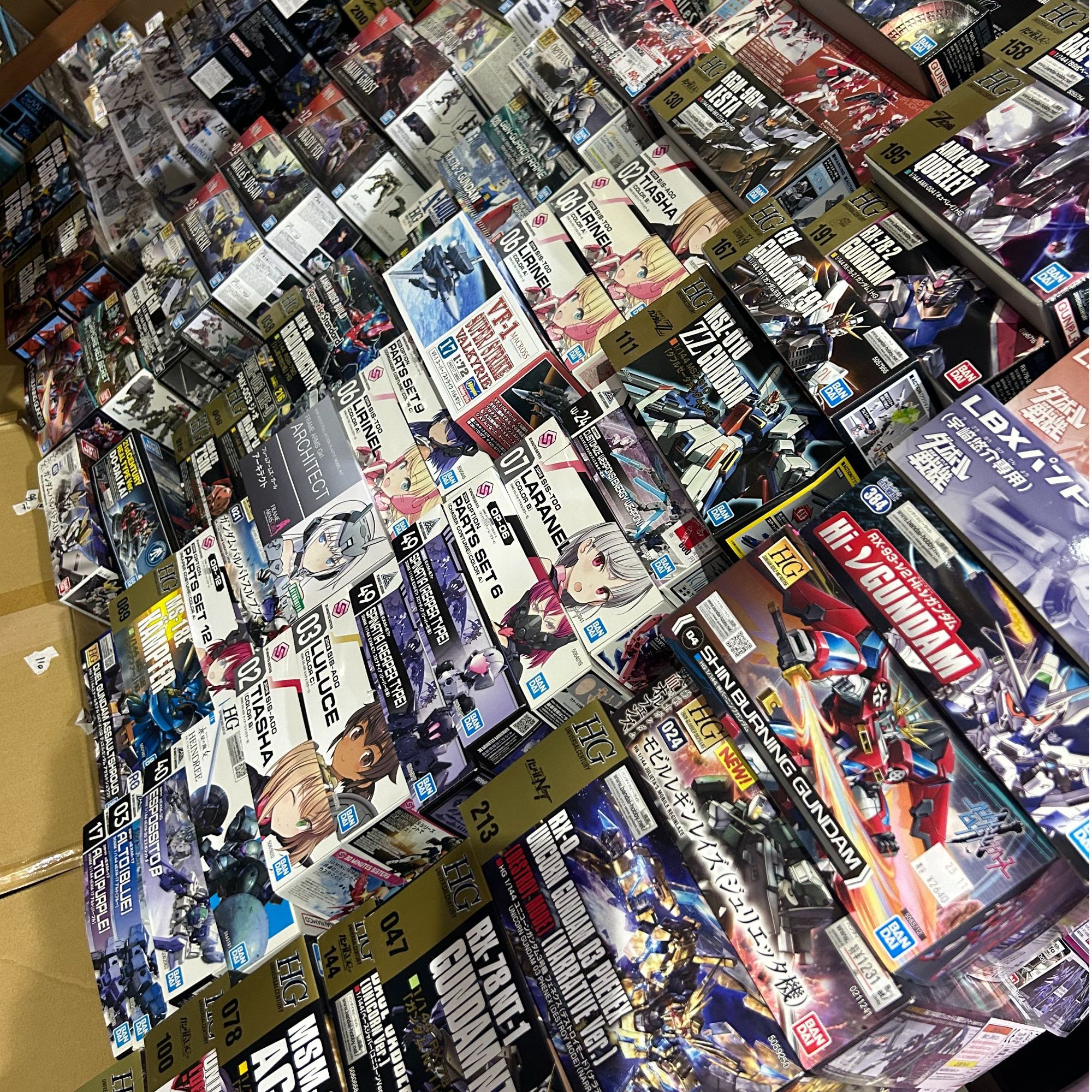 模玩手办日版手办正品手办模型胶老模型日版手办潮玩手办手办直播