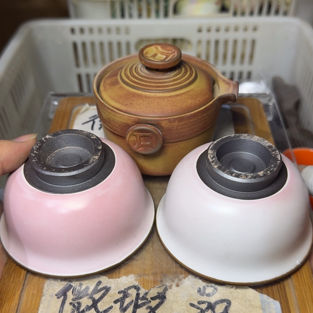 微瑕疵介意勿拍陶瓷器皿M.600