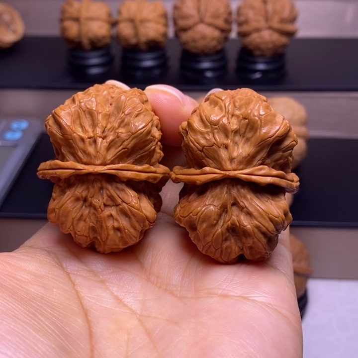 文玩核桃把件磐石鬼脸25