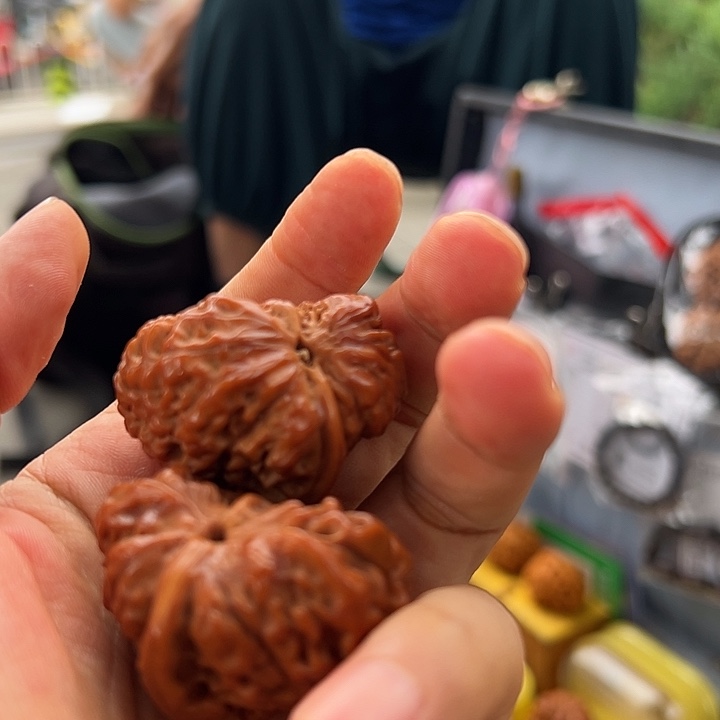 新***生吊坠桃核座山雕核桃