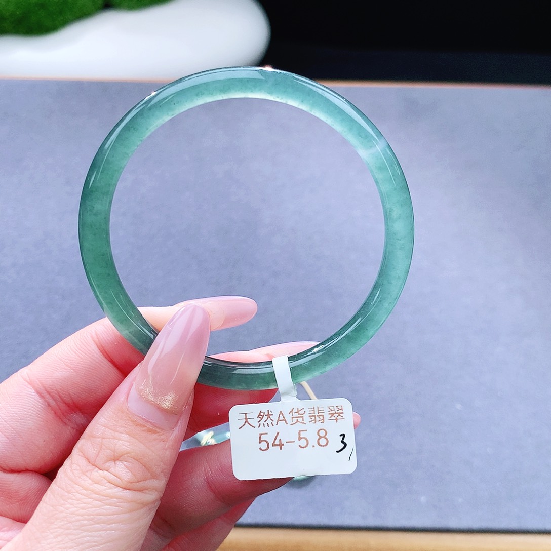 未镶嵌手镯（圆镯）翡翠