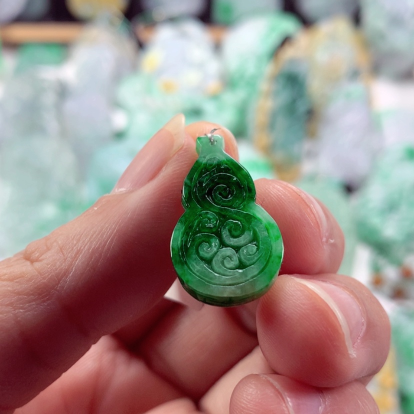 【闪购商品】翡翠吊坠(不含链)未镶嵌