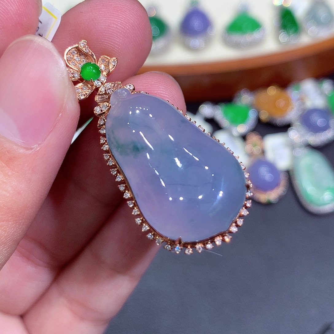 翡翠吊坠(不含链)18K金镶嵌