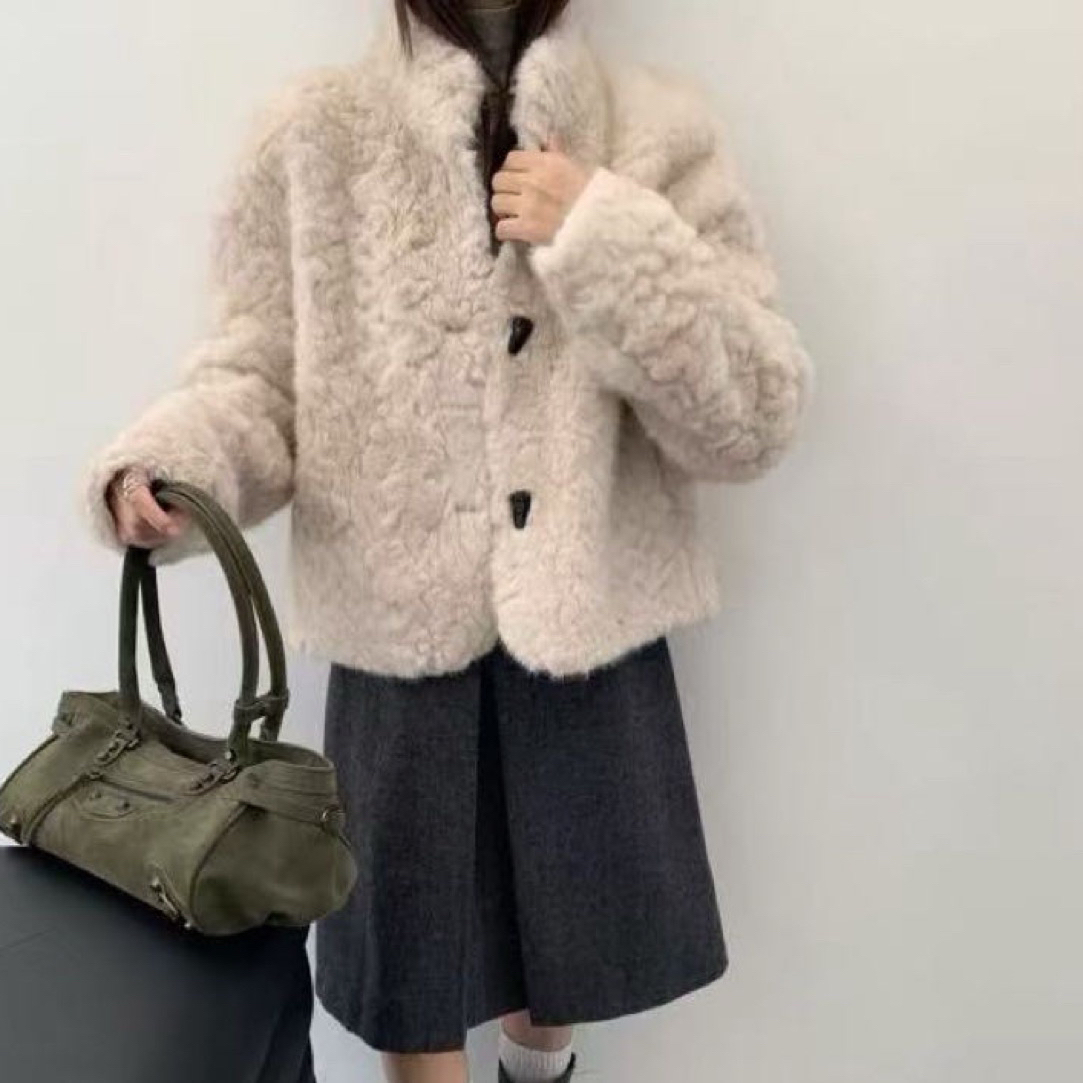 【云云精选】6712冬季新款韩系牛角扣皮 毛一体保暖外套