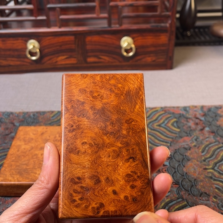贡木研*缅甸花梨满留疤烟盒