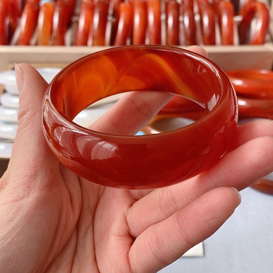 玛瑙/玉髓手镯未镶嵌加宽60圈口瑕不退换2