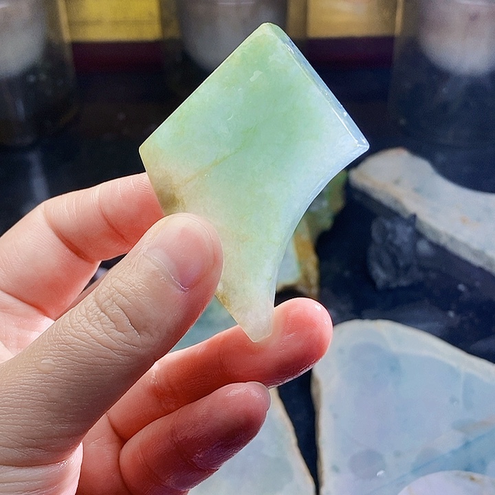 翡翠未镶嵌颈饰毛料14