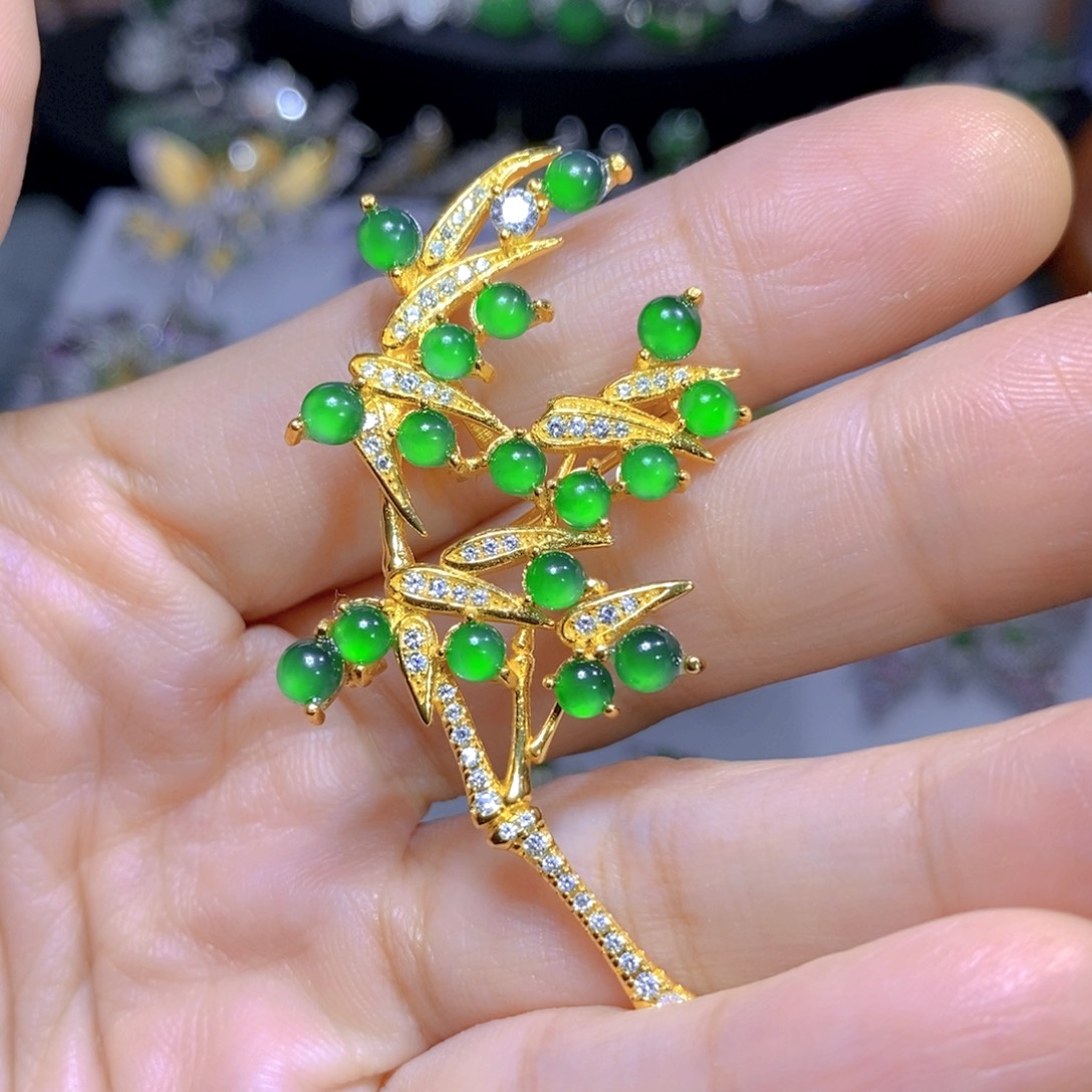 翡翠颈饰银S925镶嵌天然翡翠