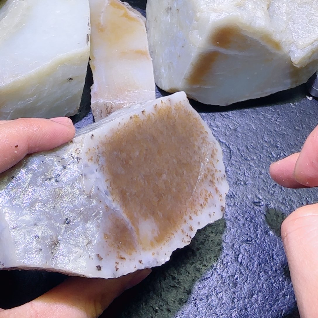 和田玉未镶嵌珠宝半成品