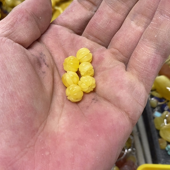 未镶嵌蜜蜡裸石多样性发货其一