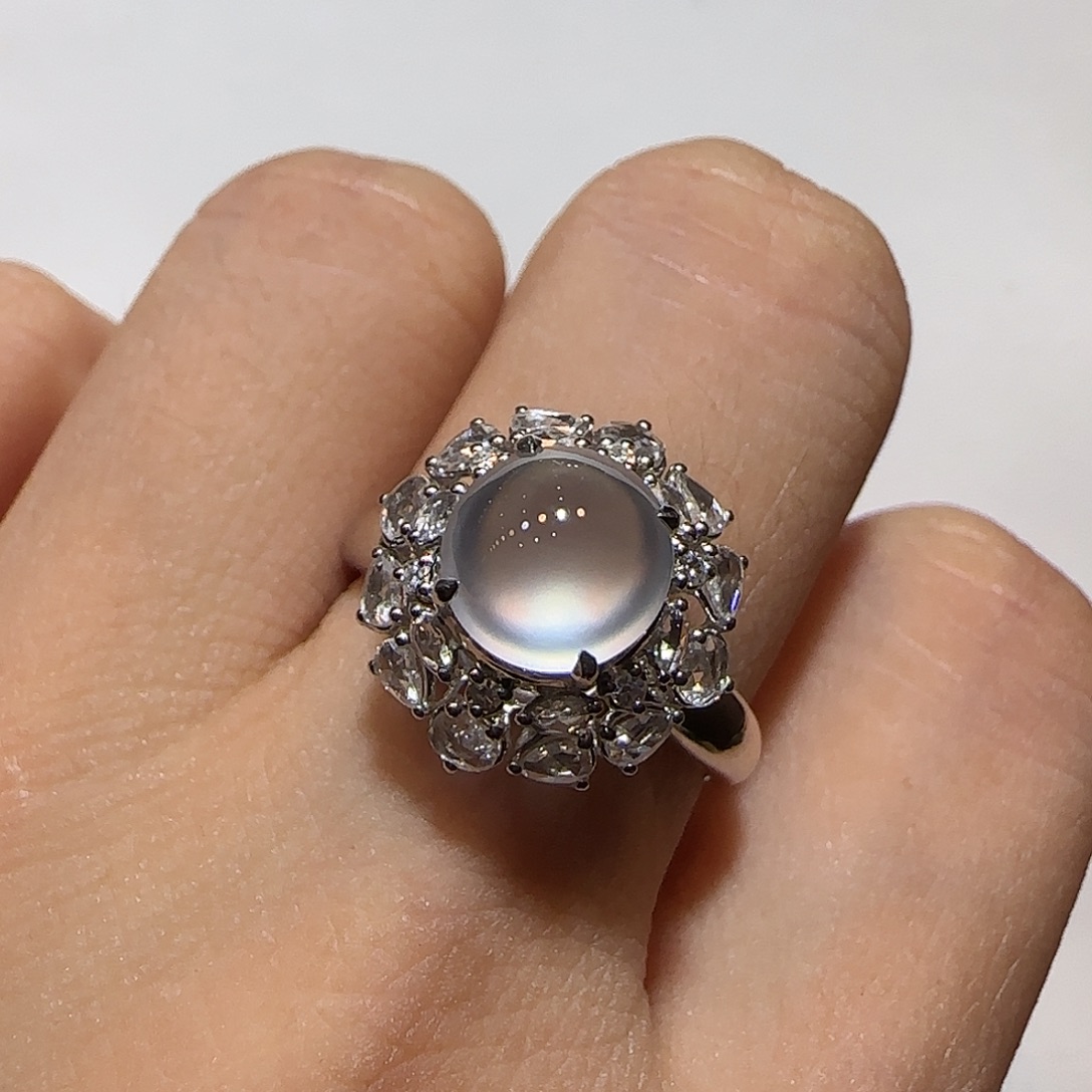 翡翠18K金镶嵌戒指蛋面