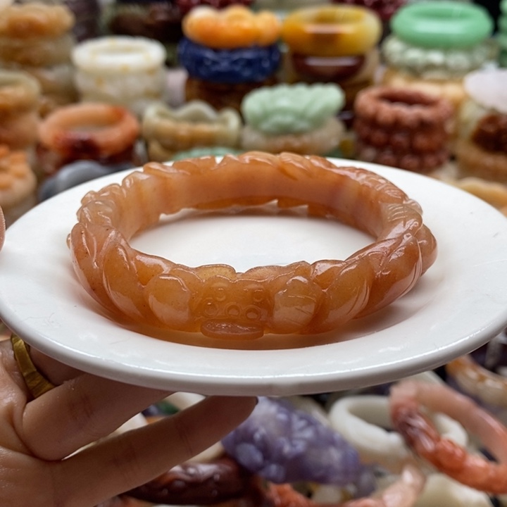 石英岩玉未镶嵌手镯圈口64