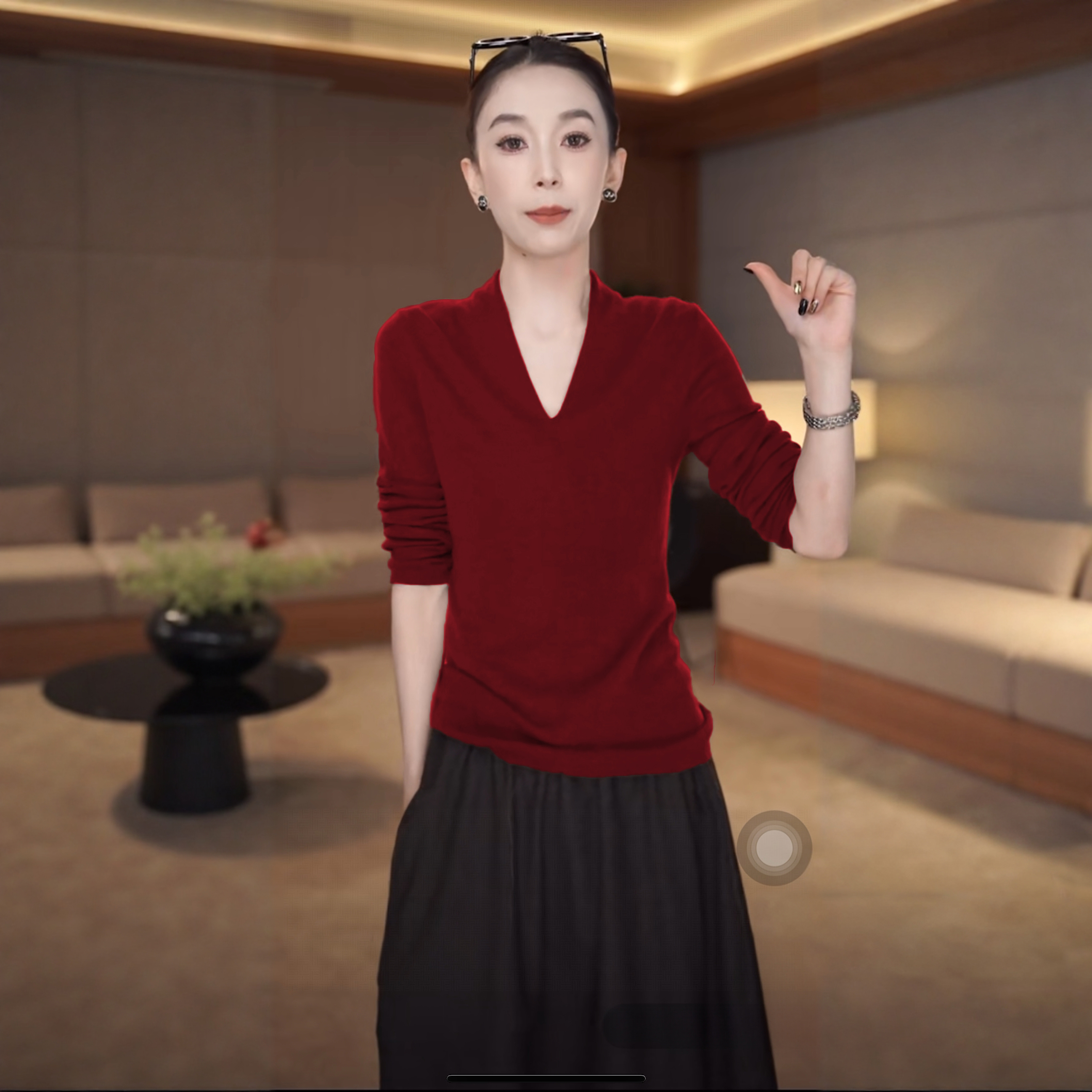 秋冬2025新款修身高级感气质百搭V领毛衣女内搭安哥拉红针织打底