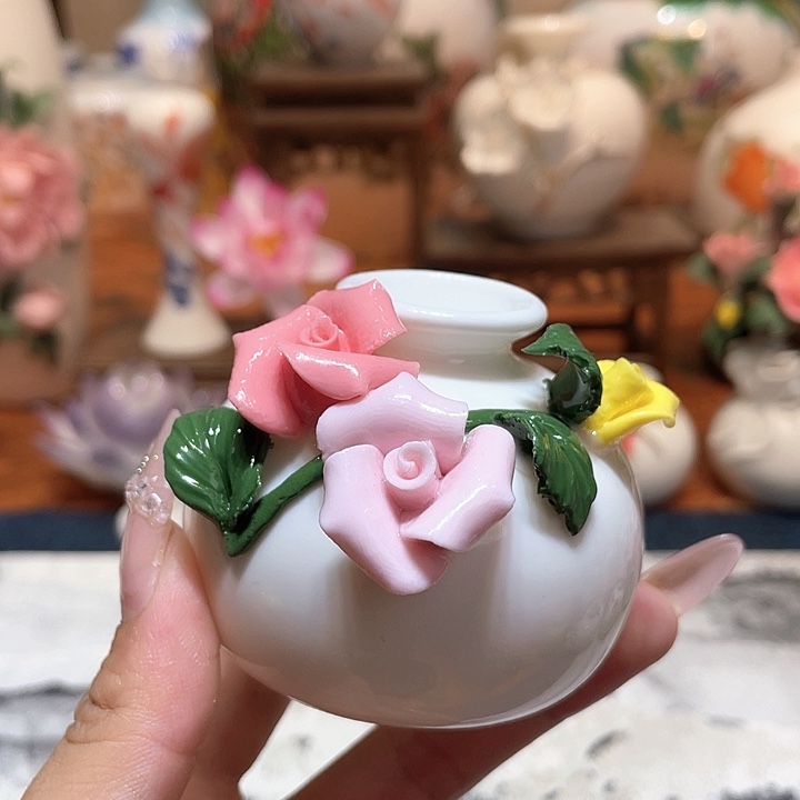 手工陶瓷精致摆件
